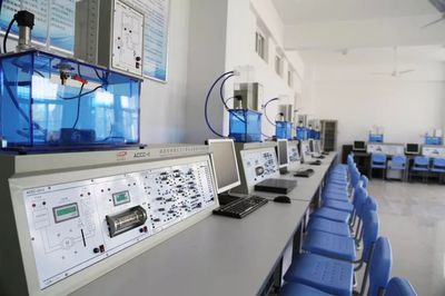 華園vlog03 | 學(xué)姐帶你逛專(zhuān)業(yè)之電子通信工程學(xué)院